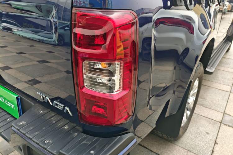 Used Isuzu TAGA 2021 3.0T Diesel Manual Two-Wheel Drive Value Edition Long Wheelbase 4KH1CT6H1 Exterior 3