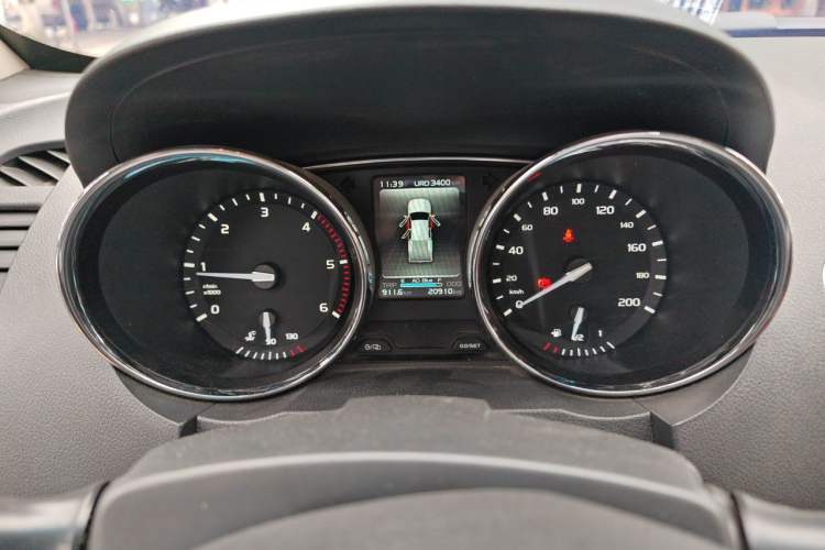 Used Isuzu TAGA 2021 3.0T Diesel Manual Two-Wheel Drive Value Edition Long Wheelbase 4KH1CT6H1 Instrument Cluster