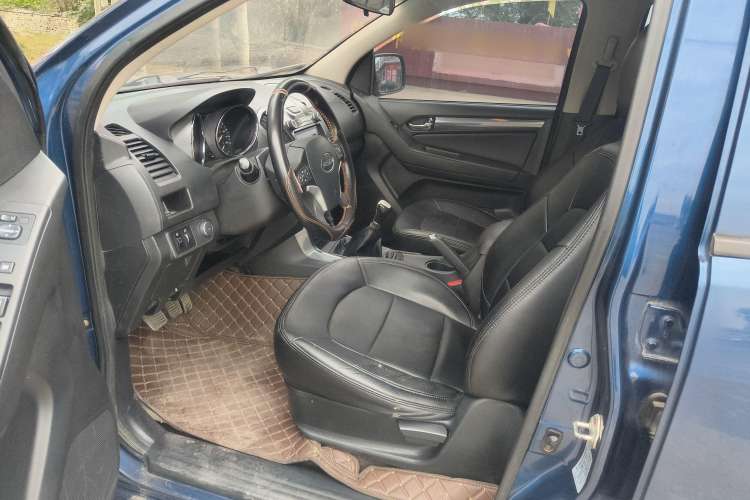 Used Isuzu TAGA 2021 3.0T Diesel Manual 4x4 Luxury Edition Standard Wheelbase 4KH1CT6H1 Interior 2