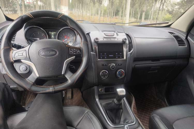 Used Isuzu TAGA 2021 3.0T Diesel Manual 4x4 Luxury Edition Standard Wheelbase 4KH1CT6H1 Interior 3