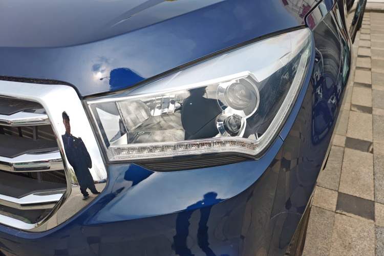 Used Isuzu TAGA 2021 3.0T Diesel Manual Two-Wheel Drive Value Edition Long Wheelbase 4KH1CT6H1 Left Front Headlight