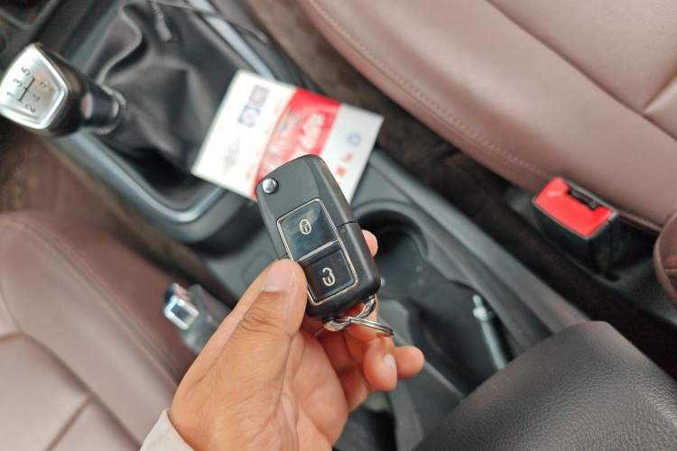Used Isuzu TAGA 2021 3.0T Diesel Manual Two-Wheel Drive Value Edition Long Wheelbase 4KH1CT6H1 Vehicle Key