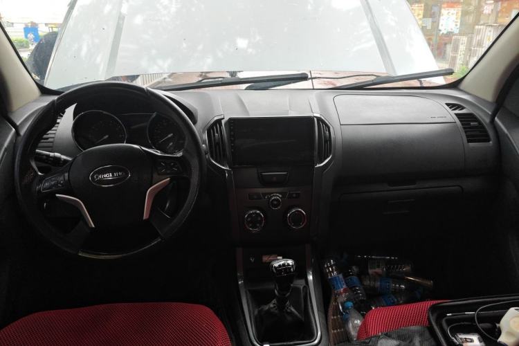 Used Isuzu TAGA 2021 1.8T Gasoline Manual Two-Wheel-Drive Value Edition Standard Wheelbase CE18 Center Console