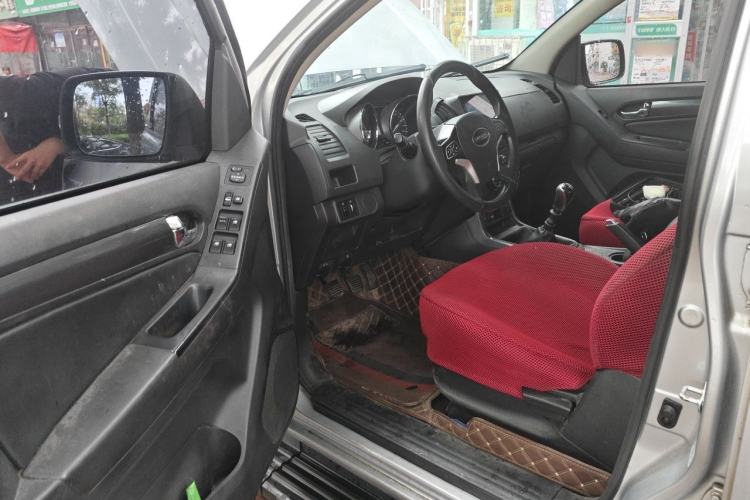 Used Isuzu TAGA 2021 1.8T Gasoline Manual Two-Wheel-Drive Value Edition Standard Wheelbase CE18 Driver Seat