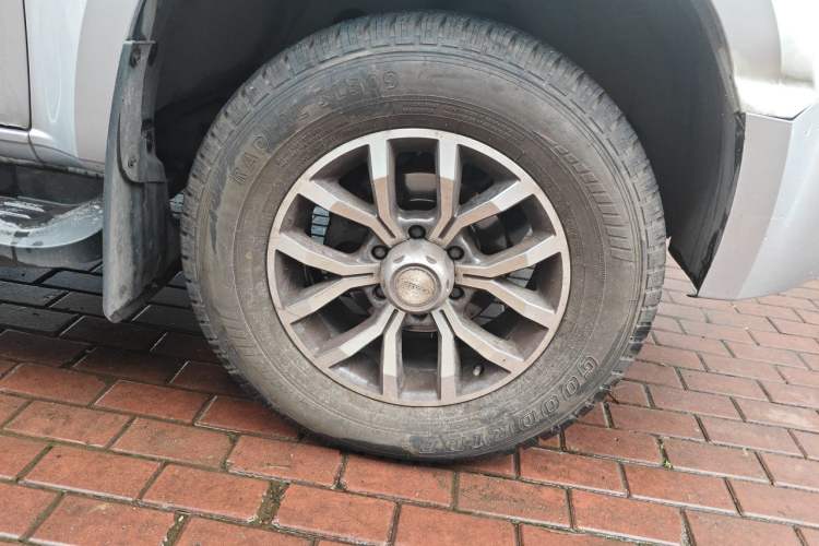 Used Isuzu TAGA 2021 1.8T Gasoline Manual Two-Wheel-Drive Value Edition Standard Wheelbase CE18 Right Front Wheel Hub