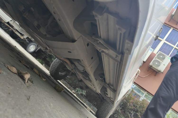 Used Isuzu TAGA 2021 3.0T Diesel Manual 4x4 Value Edition Long Wheelbase 4KH1CT6H1 Chassis Front Left