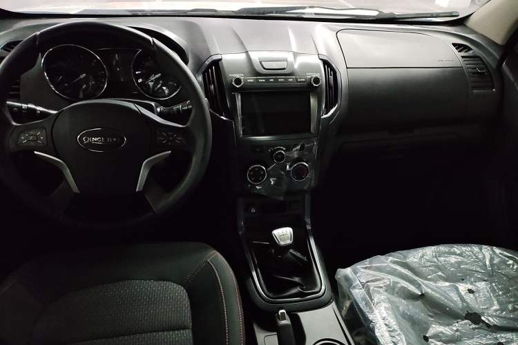 Used Isuzu TAGA 2021 3.0T Diesel Manual Two-Wheel Drive Luxury Edition Long Wheelbase 4KH1CT6H1 Headliner
