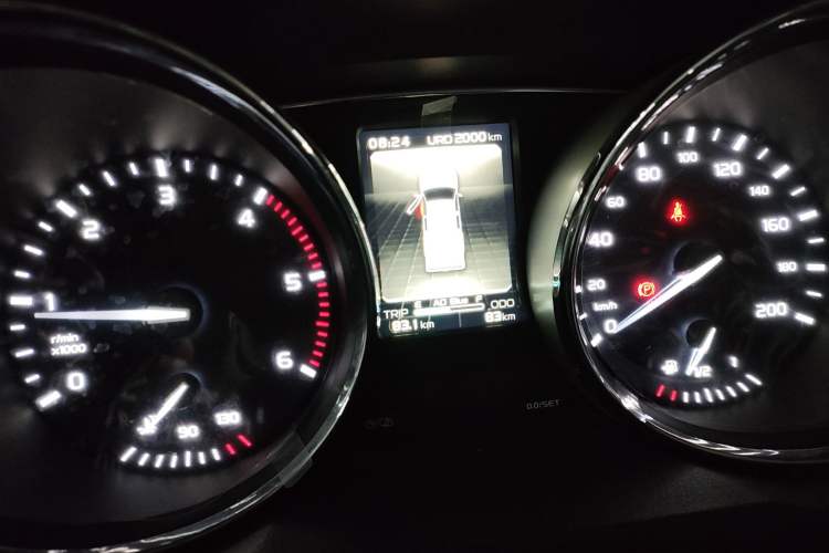 Used Isuzu TAGA 2021 3.0T Diesel Manual Two-Wheel Drive Luxury Edition Long Wheelbase 4KH1CT6H1 Instrument Cluster