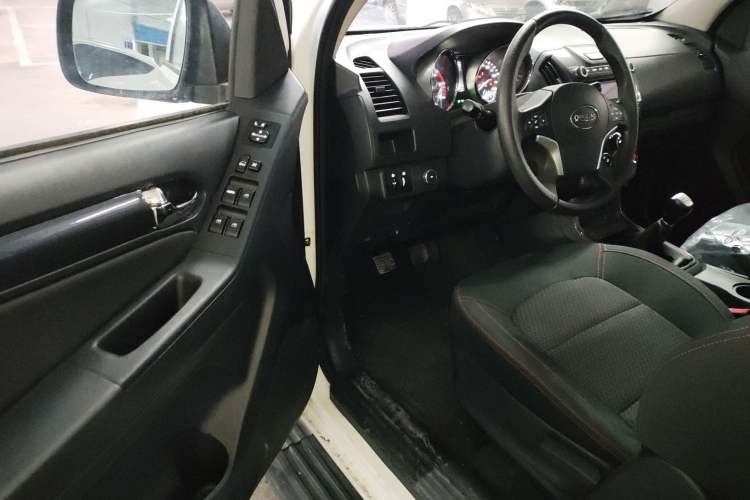 Used Isuzu TAGA 2021 3.0T Diesel Manual Two-Wheel Drive Luxury Edition Long Wheelbase 4KH1CT6H1 Interior 3
