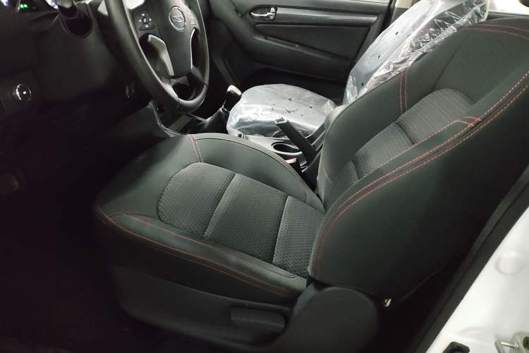 Used Isuzu TAGA 2021 3.0T Diesel Manual Two-Wheel Drive Luxury Edition Long Wheelbase 4KH1CT6H1 Left Front Seat