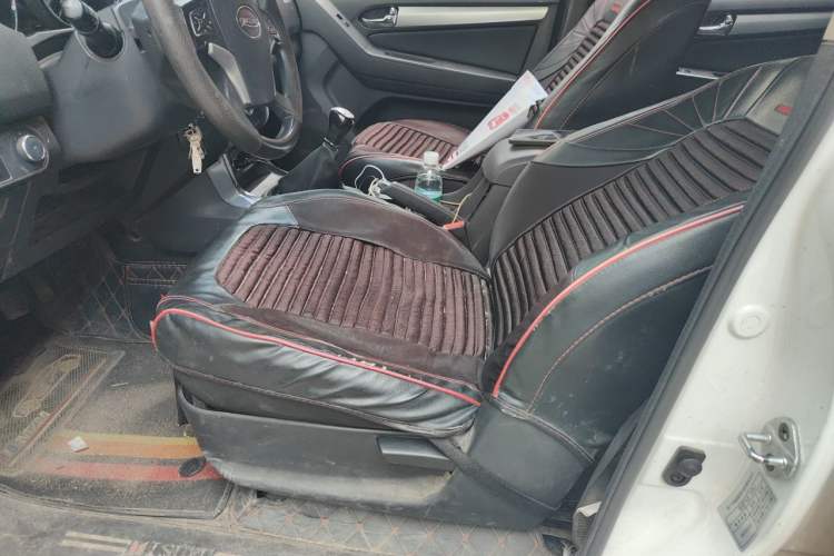 Used Isuzu TAGA 2021 3.0T Diesel Manual 4x4 Value Edition Long Wheelbase 4KH1CT6H1 Left Front Seat