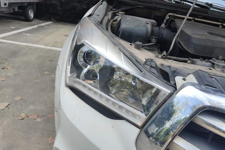 Used Isuzu TAGA 2021 3.0T Diesel Manual 4x4 Value Edition Long Wheelbase 4KH1CT6H1 Right Front Headlight