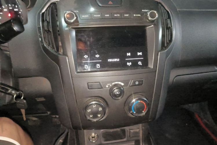 Used Isuzu TAGA 2021 1.8T Gasoline Manual 4x4 Value Edition Long Wheelbase CE18 Audio And AC Panel