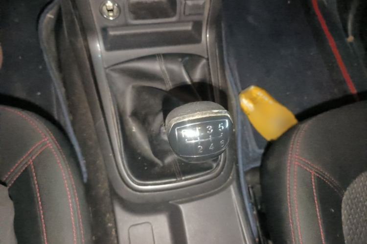 Used Isuzu TAGA 2021 1.8T Gasoline Manual 4x4 Value Edition Long Wheelbase CE18 Gear Lever