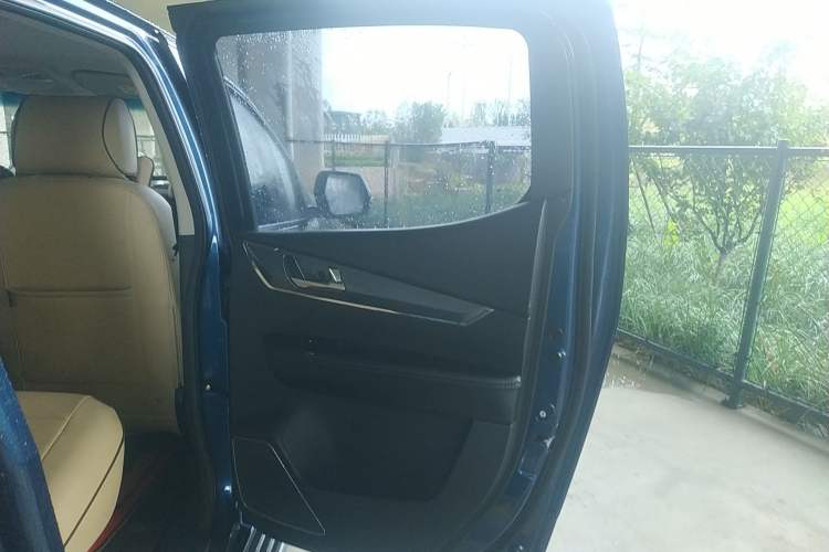 Used Isuzu TAGA Dargo H 2021 3.0T Diesel Manual 4x4 Value Edition Long Wheelbase 4KH1CT6H1 Interior 6