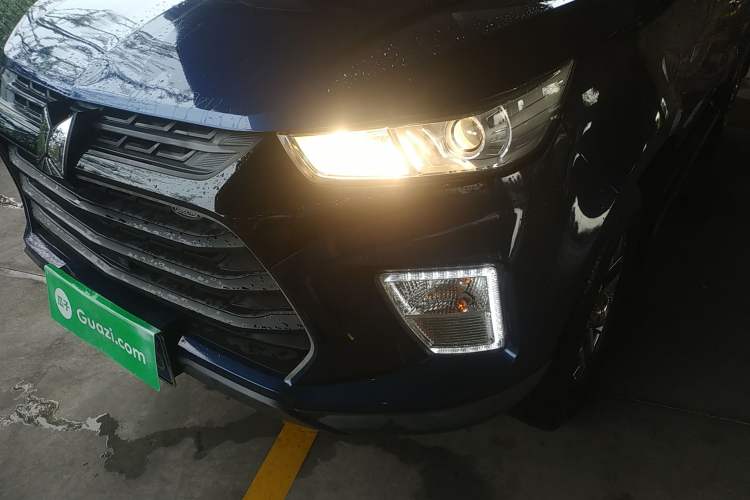 Used Isuzu TAGA Dargo H 2021 3.0T Diesel Manual 4x4 Value Edition Long Wheelbase 4KH1CT6H1 Left Front Headlight