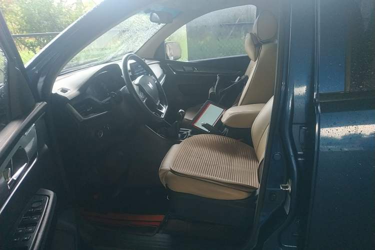 Used Isuzu TAGA Dargo H 2021 3.0T Diesel Manual 4x4 Value Edition Long Wheelbase 4KH1CT6H1 Left Front Seat