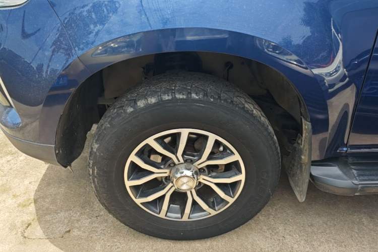 Used Isuzu TAGA Dargo H 2021 3.0T Diesel Manual Two-Wheel Drive Luxury Edition Long Wheelbase 4KH1CT6H1 Left Front Wheel Hub
