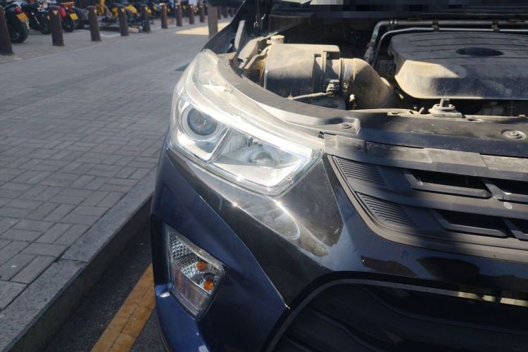 Used Isuzu TAGA Dargo H 2021 3.0T Diesel Manual Two-Wheel Drive Value Edition Standard Wheelbase 4KH1CT6H1 Right Front Headlight