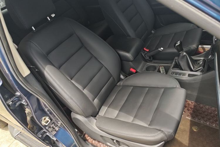 Used Isuzu TAGA Dargo H 2021 3.0T Diesel Manual Two-Wheel Drive Luxury Edition Long Wheelbase 4KH1CT6H1 Right Front Seat