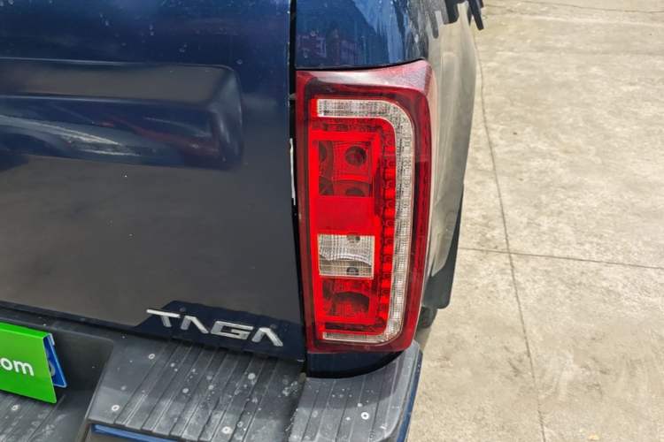 Used Isuzu TAGA Dargo H 2021 3.0T Diesel Manual Two-Wheel Drive Luxury Edition Long Wheelbase 4KH1CT6H1 Right Rear Taillight