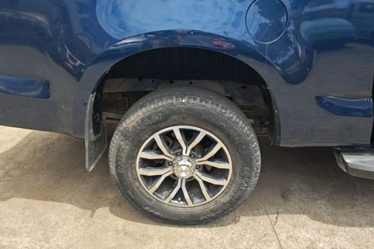 Used Isuzu TAGA Dargo H 2021 3.0T Diesel Manual Two-Wheel Drive Luxury Edition Long Wheelbase 4KH1CT6H1 Right Rear Wheel Hub