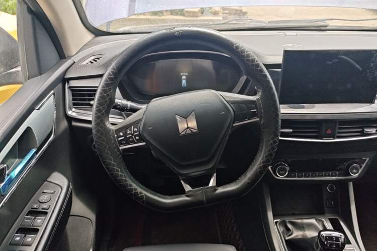 Used Isuzu TAGA Dargo H 2021 3.0T Diesel Manual Two-Wheel Drive Luxury Edition Long Wheelbase 4KH1CT6H1 Steering Wheel