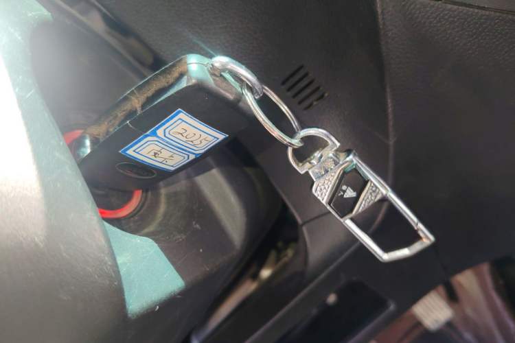 Used Isuzu TAGA Dargo H 2021 3.0T Diesel Manual Two-Wheel Drive Value Edition Standard Wheelbase 4KH1CT6H1 Vehicle Key