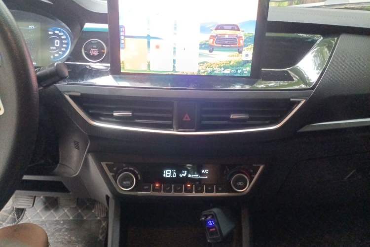 Used Isuzu TAGA Dargo H 2021 1.8T Gasoline Manual 4x4 Ultra-Luxury Standard Wheelbase CE18 Audio And AC Panel
