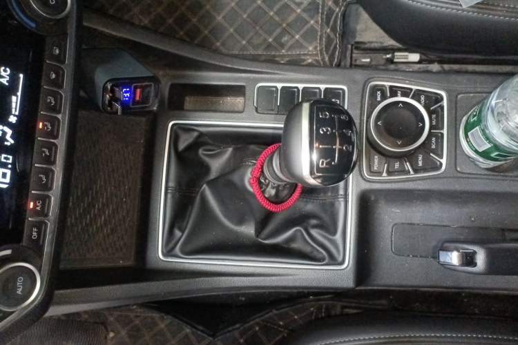 Used Isuzu TAGA Dargo H 2021 1.8T Gasoline Manual 4x4 Ultra-Luxury Standard Wheelbase CE18 Gear Lever