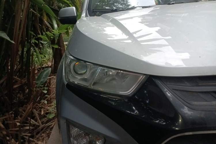 Used Isuzu TAGA Dargo H 2021 1.8T Gasoline Manual 4x4 Ultra-Luxury Standard Wheelbase CE18 Right Front Headlight
