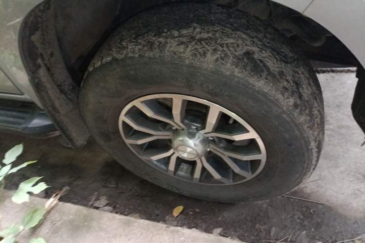 Used Isuzu TAGA Dargo H 2021 1.8T Gasoline Manual 4x4 Ultra-Luxury Standard Wheelbase CE18 Right Front Wheel Hub
