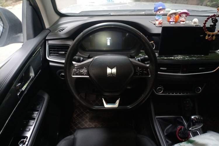 Used Isuzu TAGA Dargo H 2021 1.8T Gasoline Manual 4x4 Ultra-Luxury Standard Wheelbase CE18 Steering Wheel