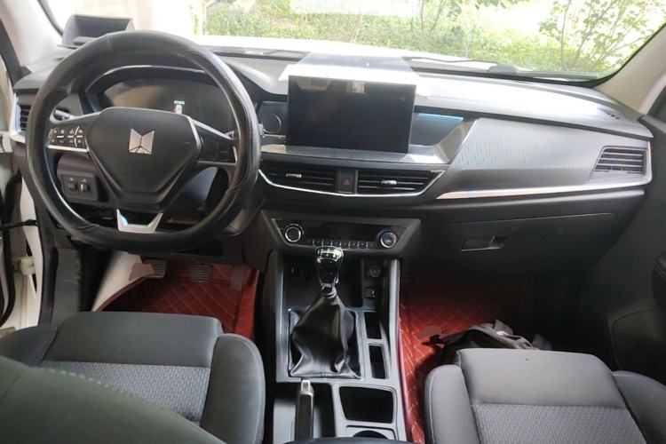 Used Isuzu TAGA Dargo H 2021 3.0T Diesel Manual 4x4 Value Edition Long Wheelbase 4KH1CT6H1 Center Console