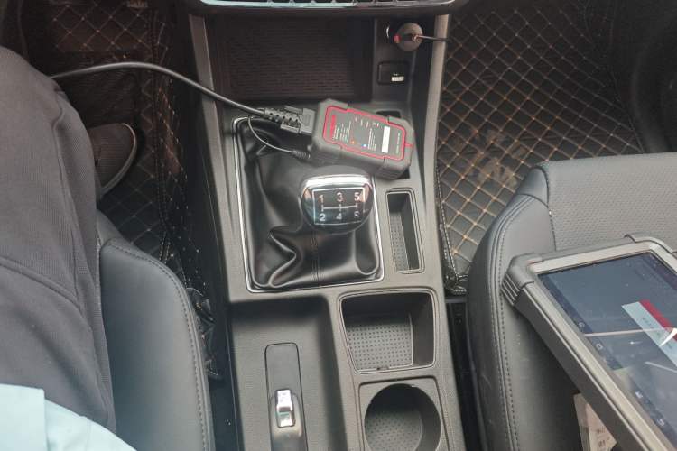 Used Isuzu TAGA Dargo H 2021 3.0T Diesel Manual 4x4 Value Edition Long Wheelbase 4KH1CT6H1 Gear Lever