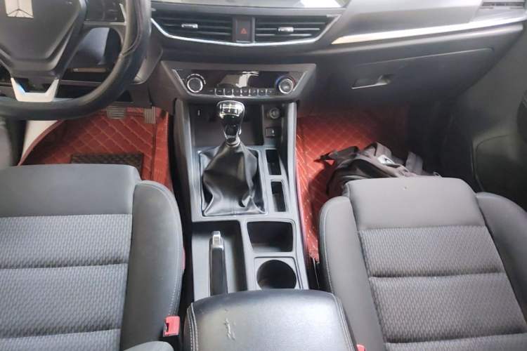 Used Isuzu TAGA Dargo H 2021 3.0T Diesel Manual 4x4 Value Edition Long Wheelbase 4KH1CT6H1 Gear Lever