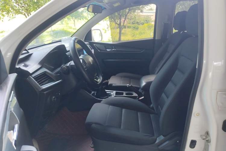 Used Isuzu TAGA Dargo H 2021 3.0T Diesel Manual 4x4 Value Edition Long Wheelbase 4KH1CT6H1 Left Front Seat