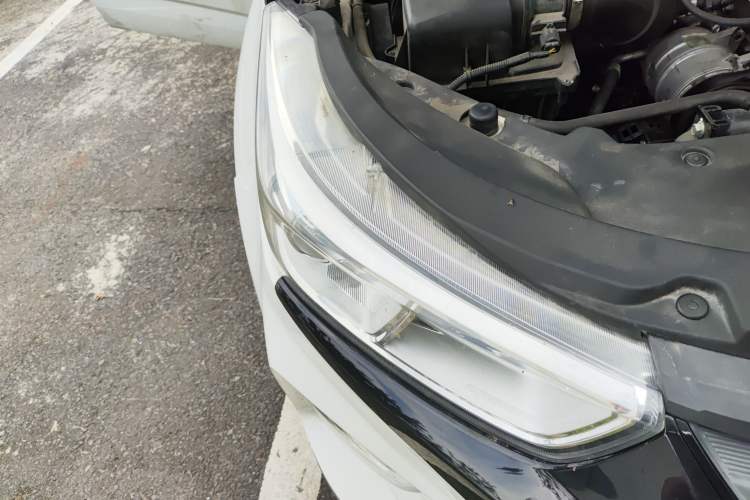 Used Isuzu TAGA Dargo H 2021 3.0T Diesel Manual Two-Wheel Drive Value Edition Long Wheelbase 4KH1CT6H1 Right Front Headlight