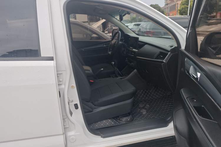 Used Isuzu TAGA Dargo H 2021 3.0T Diesel Manual 4x4 Value Edition Long Wheelbase 4KH1CT6H1 Right Front Seat