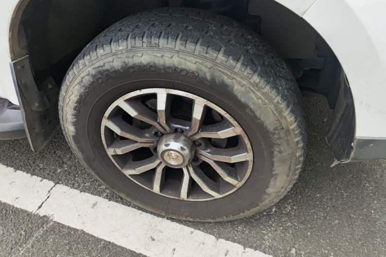 Used Isuzu TAGA Dargo H 2021 3.0T Diesel Manual Two-Wheel Drive Value Edition Long Wheelbase 4KH1CT6H1 Right Front Wheel Hub