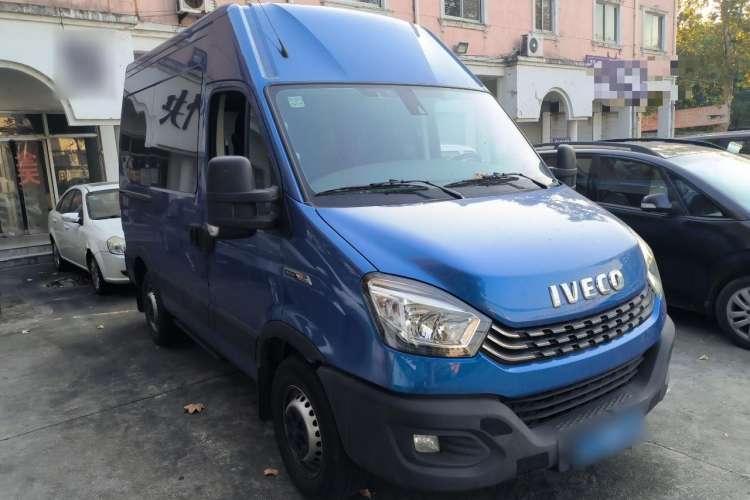 Used Iveco 2021 3.0T Automatic Chaorui Short Wheelbase High-Roof Side-Sliding Door F1C Front Right 45 Deg