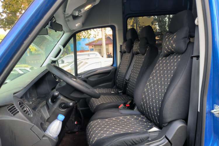 Used Iveco 2021 3.0T Automatic Chaorui Short Wheelbase High-Roof Side-Sliding Door F1C Left Front Seat