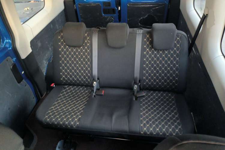Used Iveco 2021 3.0T Automatic Chaorui Short Wheelbase High-Roof Side-Sliding Door F1C Left Rear Seat
