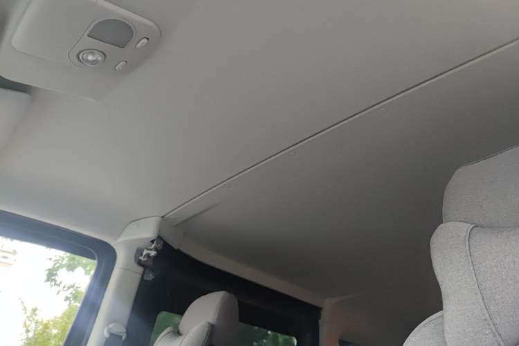 Used Iveco 2021 2.0T Manual Super Rui Short Wheelbase Low-Roof Manual Door F1A Headliner