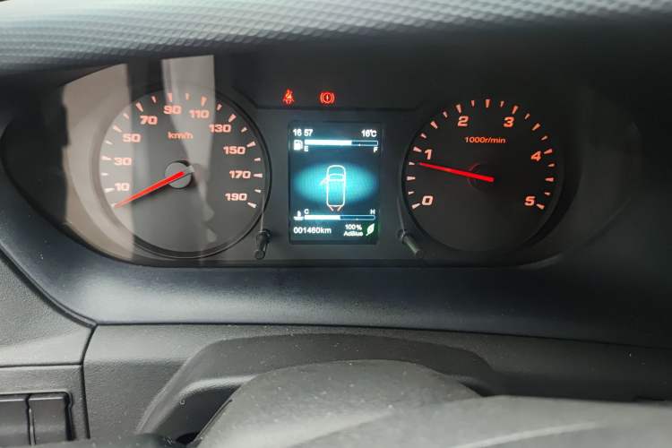 Used Iveco 2021 2.0T Manual Super Rui Short Wheelbase Low-Roof Manual Door F1A Odometer Close Up