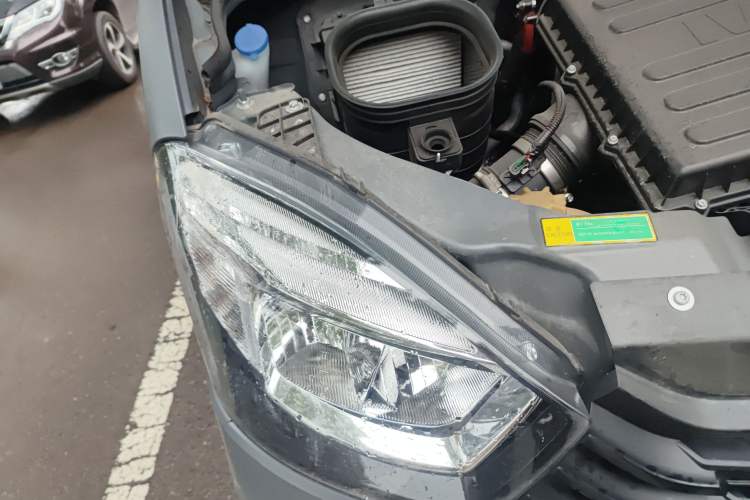 Used Iveco 2021 2.0T Manual Super Rui Short Wheelbase Low-Roof Manual Door F1A Right Front Headlight