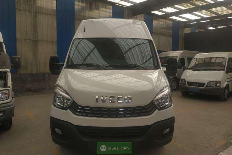 Used Iveco 2021 3.0T Automatic Chaorui Long Wheelbase Short Overhang High Roof Side-Sliding Door F1C Front