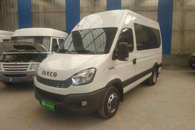 Used Iveco 2021 3.0T Automatic Chaorui Long Wheelbase Short Overhang High Roof Side-Sliding Door F1C