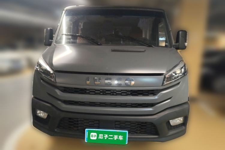 Used Iveco Daily 2023 2.5T A35M1 Multi-Purpose Passenger Vehicle Short Wheelbase Low Roof Single-Tire Side-Sliding Door Automatic Transmission Exterior 1