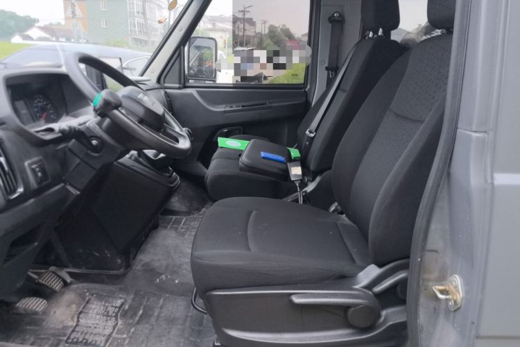 Used Iveco Daily 2023 2.5T A35M1 Short Wheelbase Low-Roof Double-Door Side-Swing Van with 5–9 Seats Left Front Seat